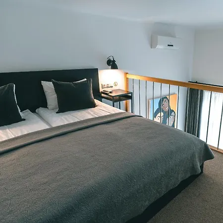 Lägenhetshotell Brother House 3*