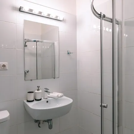 Brother House Aparthotel