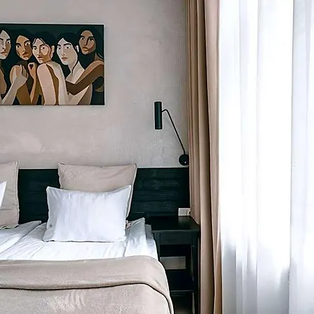 Brother House 3*