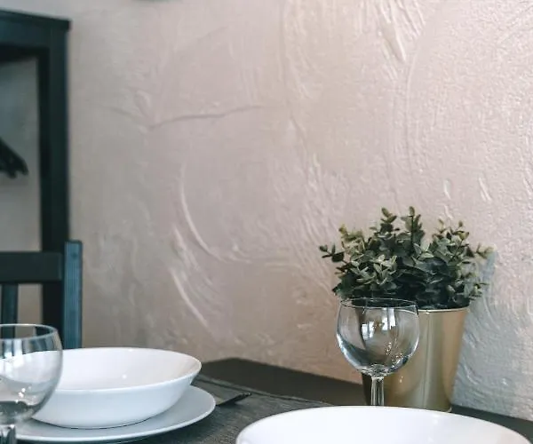 Aparthotel Brother House 3*