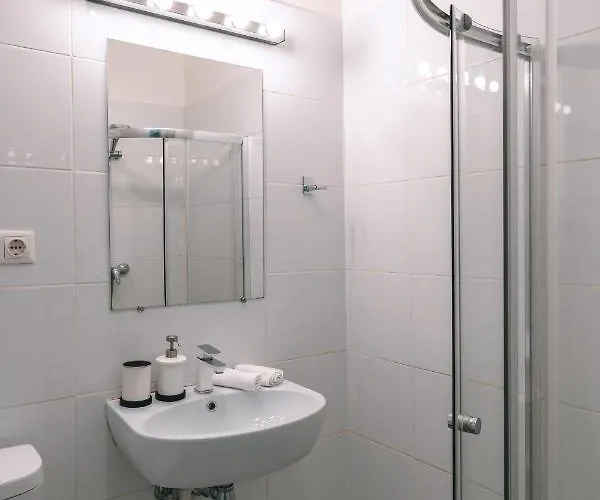 Brother House Aparthotel