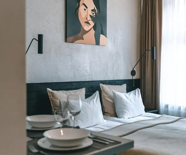 Brother House Aparthotel