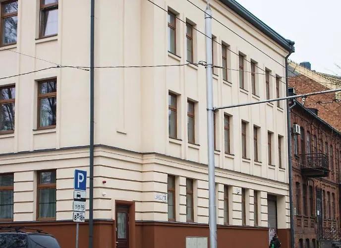 Brother House Aparthotel 3*